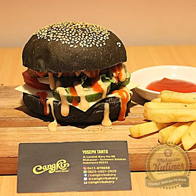  Black burger ini di bandrol dengan harga Rp 40.000,- 