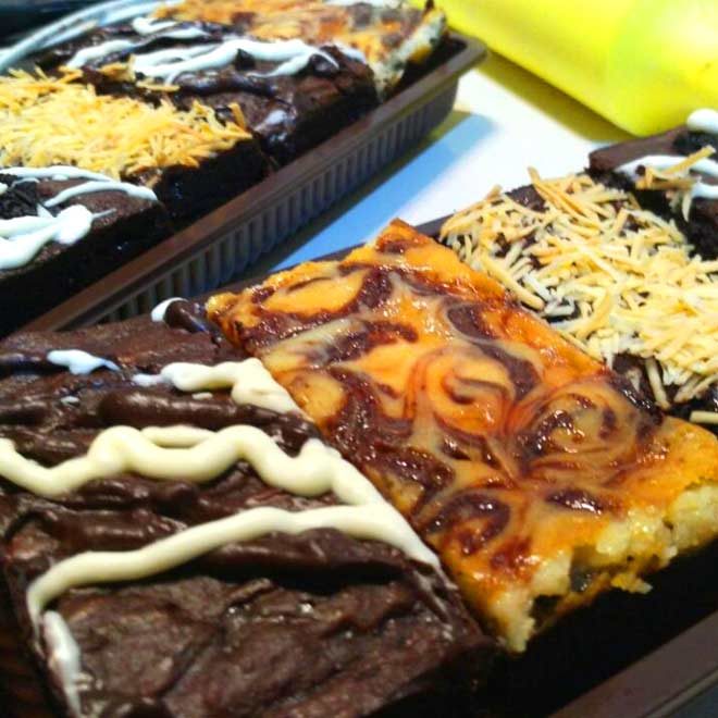 Brownies Legit yang lembut serta kaya rasa dengan berbagai pilihan (Choco Lovers brownies, Oreo Brownies, Mad Cheese Brownies, Original Brownies)
