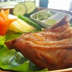 Wow Ada “Bebek Goreng Spesial” di Bronze Cafe Hotel Raising