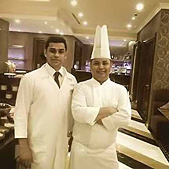 Saat bekerja di Hotel di Timur tengah