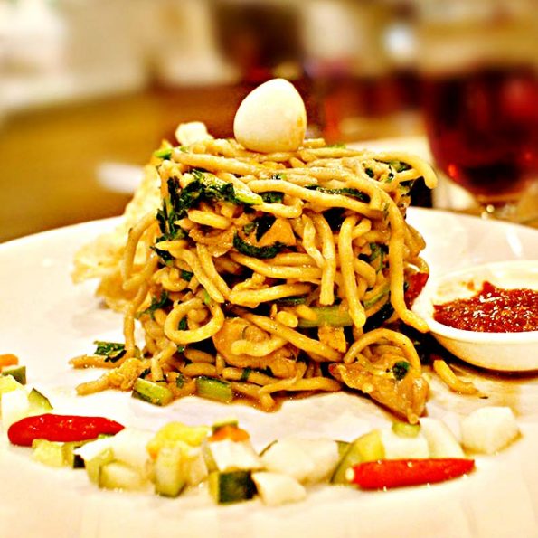 Daltron Hotel - Mie goreng hokkian harga Rp.65.000,-nett/pax.