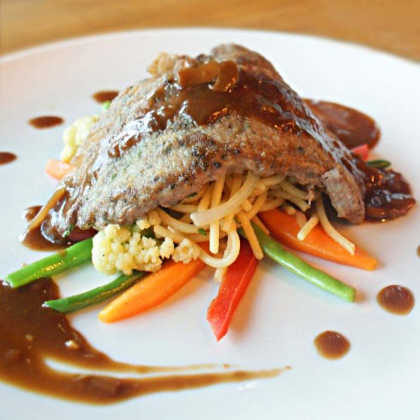 Dalton Hotel - Beef piccata harga Rp 75.000,-nett/pax