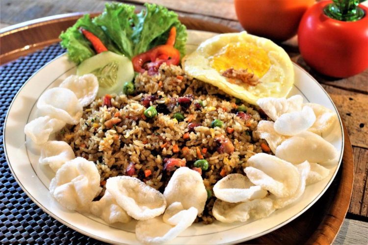 Nasi Goreng waroengk Resto Makassar kuliner