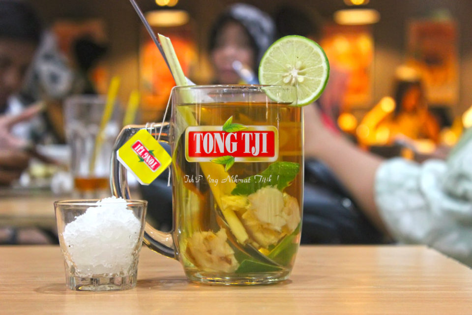 Tea House Tong Tji - makassar kuliner